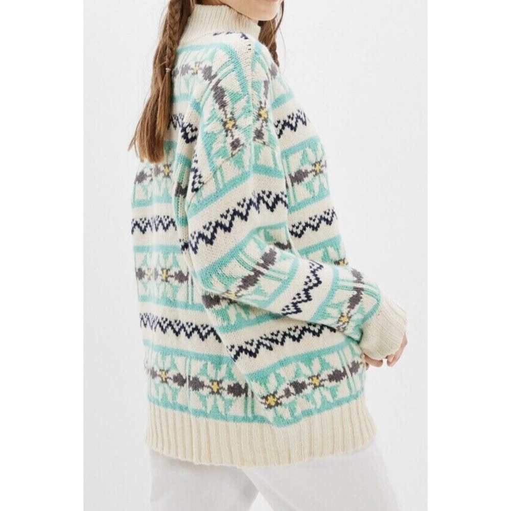 American Eagle Outfitters Mint and Cream Turtleneck Sweater